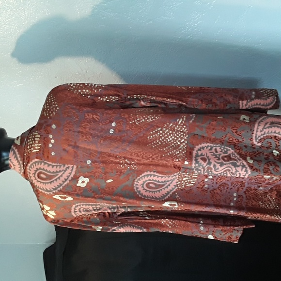 Lightweight satin jacket with gold overlay design, new - Picture 5 of 6